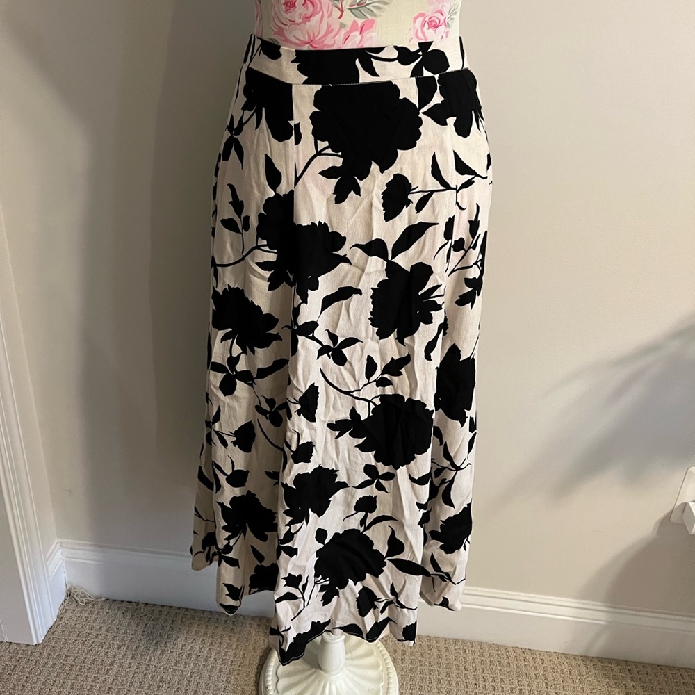 Black Beige Floral Skirt